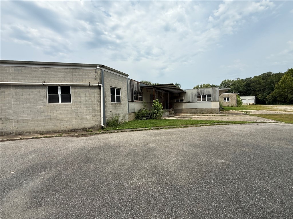 301 E Tempco Avenue Property Photo 9
