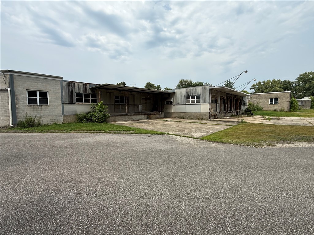 301 E Tempco Avenue Property Photo 10