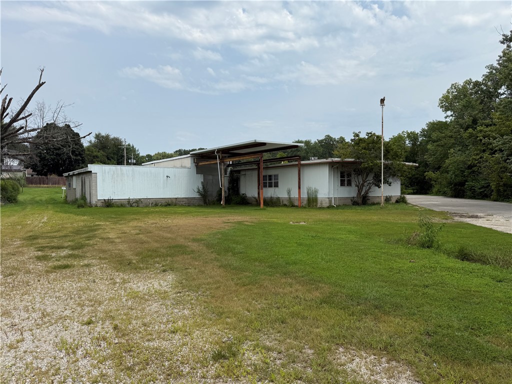 301 E Tempco Avenue Property Photo 15