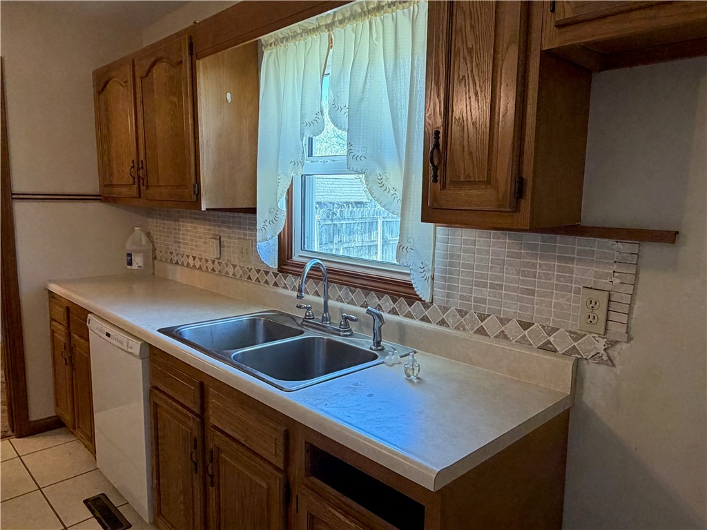 102 W Effingham Avenue Property Photo 7
