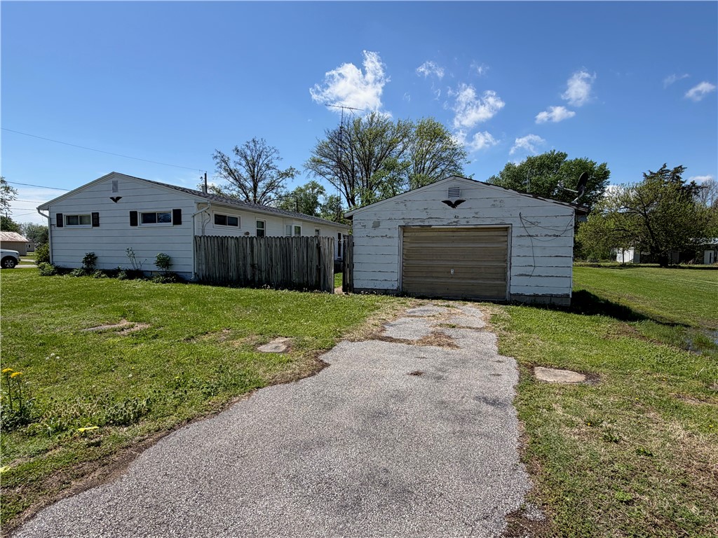 102 W Effingham Avenue Property Photo 17