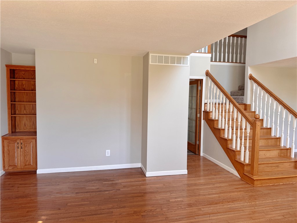1118 Wedgewood Court Property Photo 4