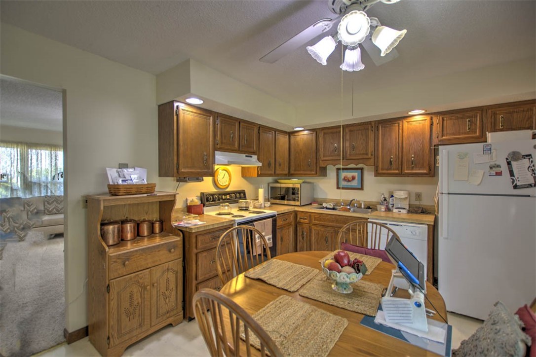 2061 E Mill Stone Road Property Photo 4