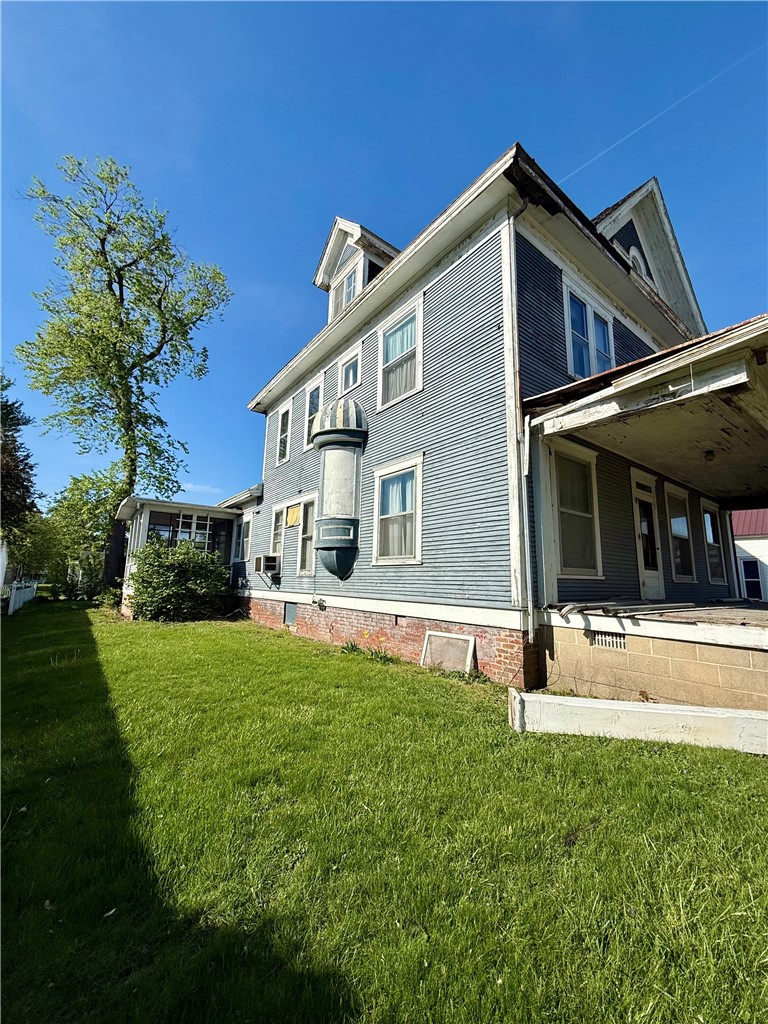 426 W Madison Street Property Photo 3
