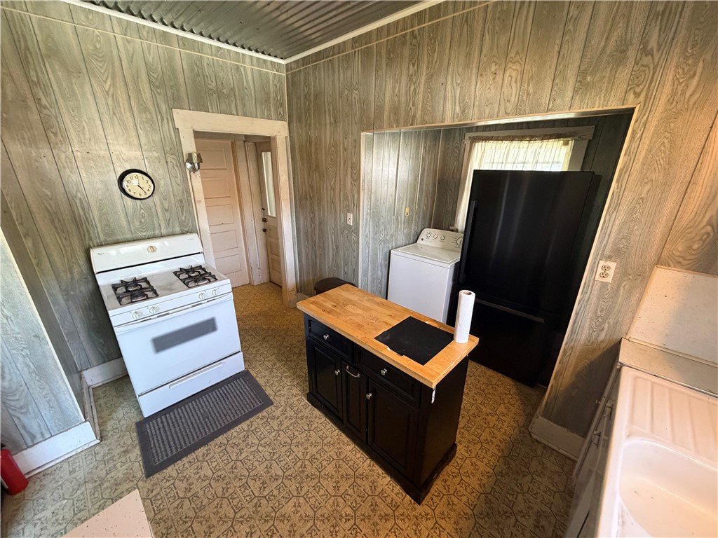 203 S Reed Street Property Photo 18