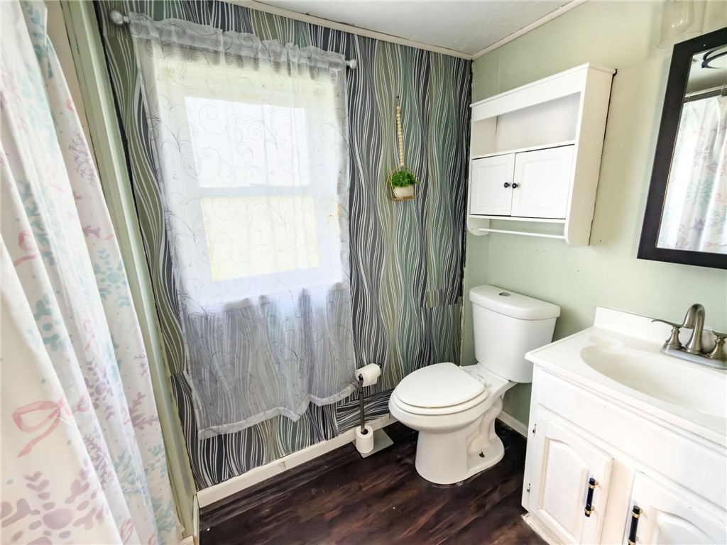 221 N York Street Property Photo 13
