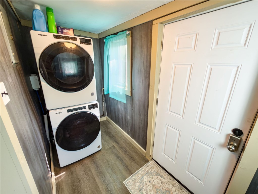 221 N York Street Property Photo 18