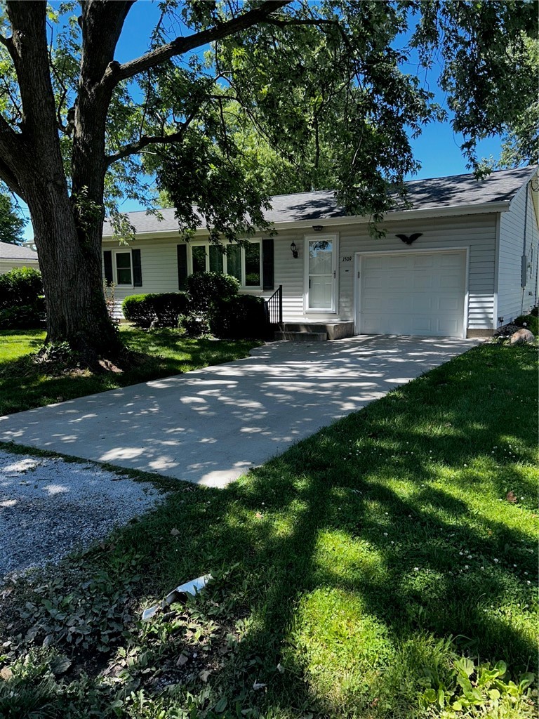 1509 W North First Street