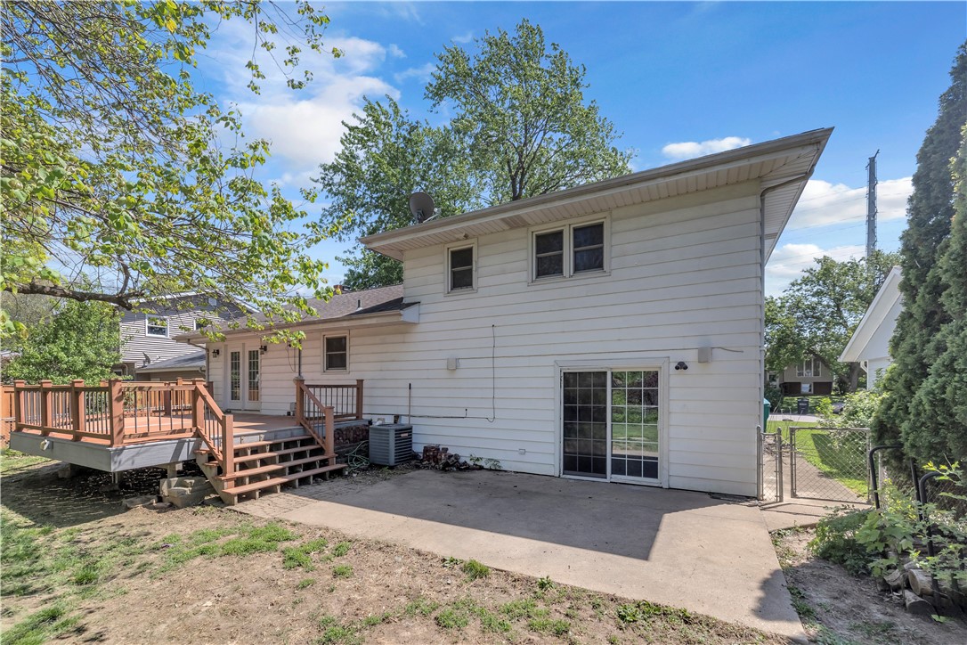 416 Southampton Drive Property Photo 4