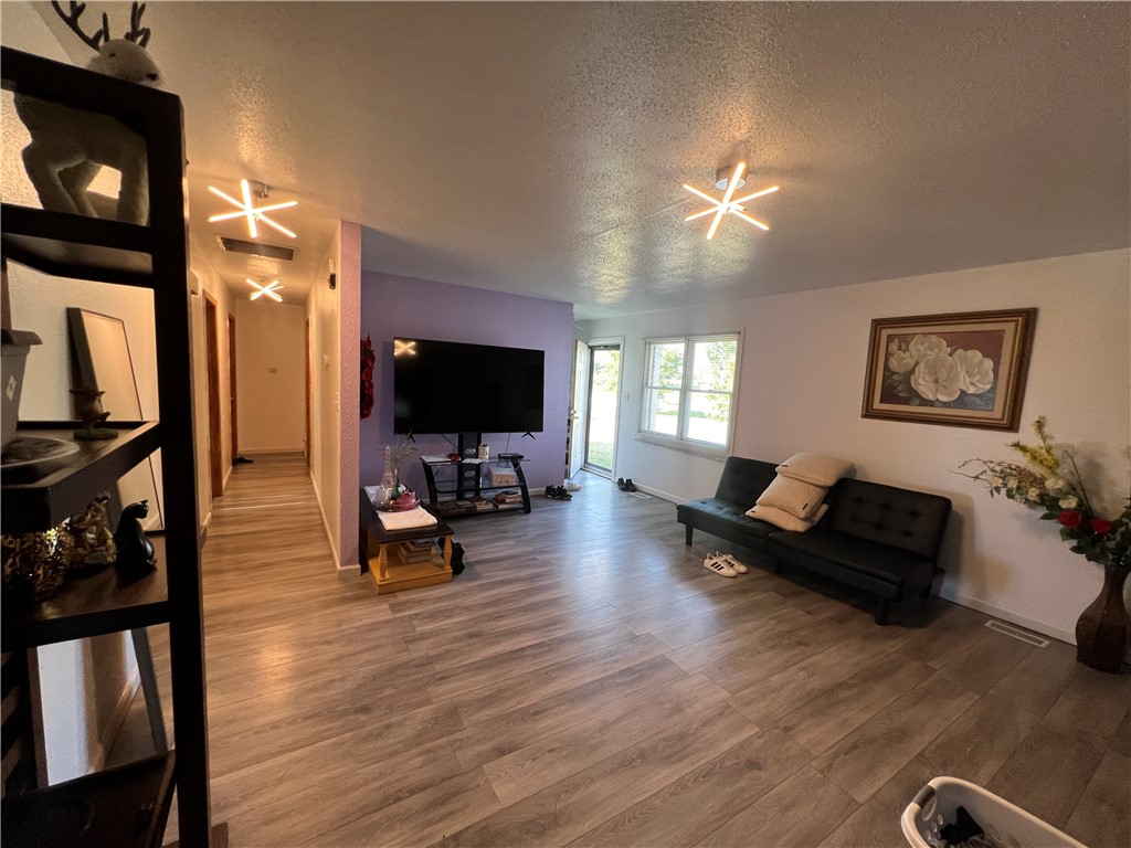 12059 N 875th Street Property Photo 4