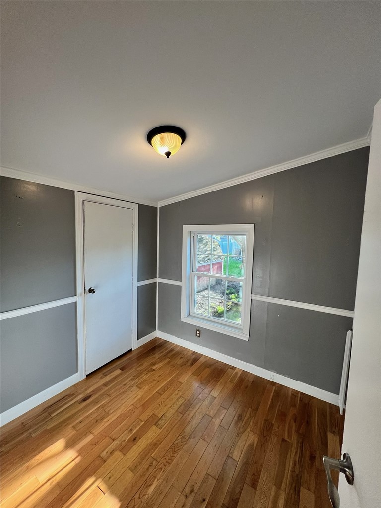 306 Robinson Street Property Photo 9