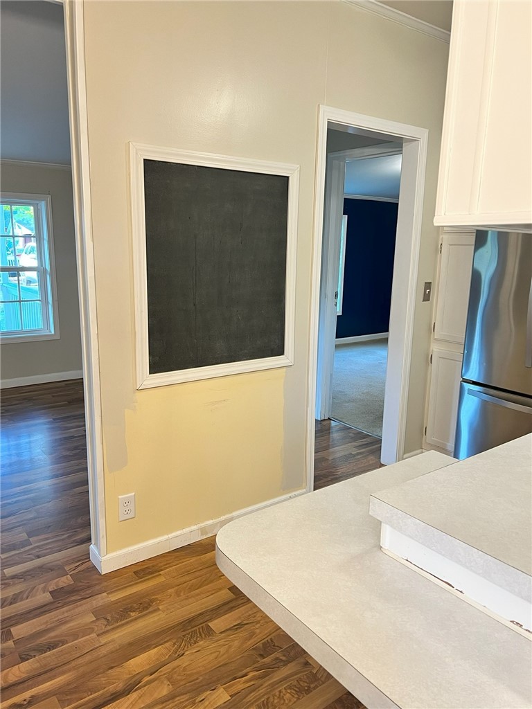 306 Robinson Street Property Photo 11