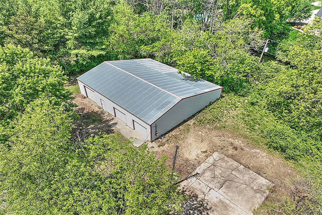 1754 S Shores Drive Property Photo 2