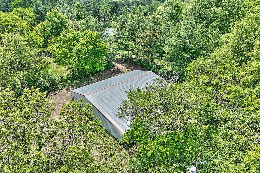 1754 S Shores Drive Property Photo 3