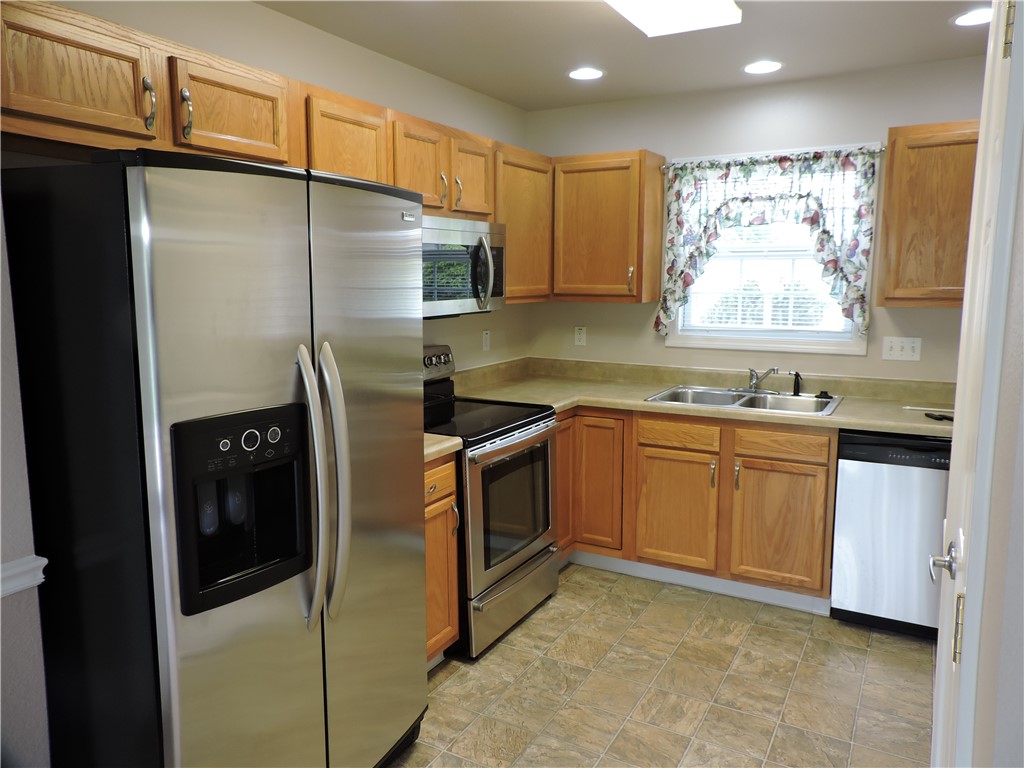 606 Rockway Place Property Photo 2