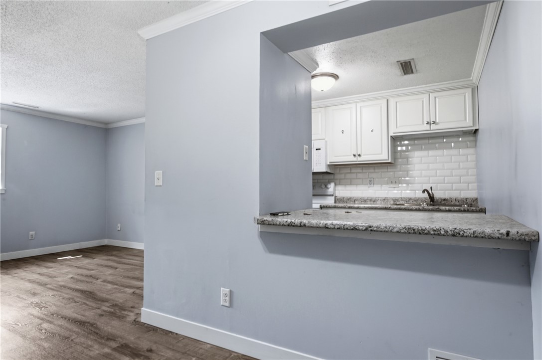 1616 Hillside Drive Property Photo 6