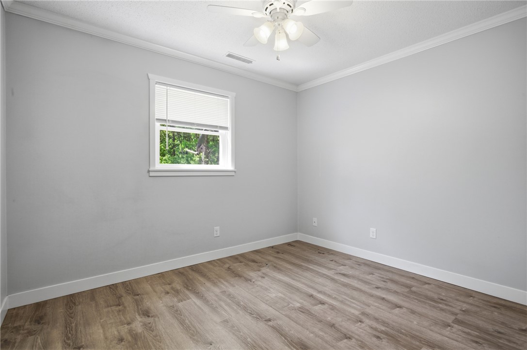 1616 Hillside Drive Property Photo 9