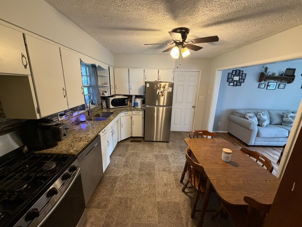 608 S Argus Street Property Photo 7