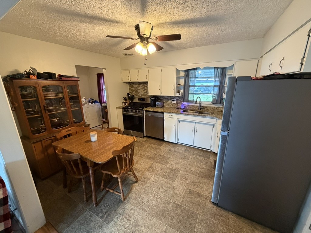608 S Argus Street Property Photo 8