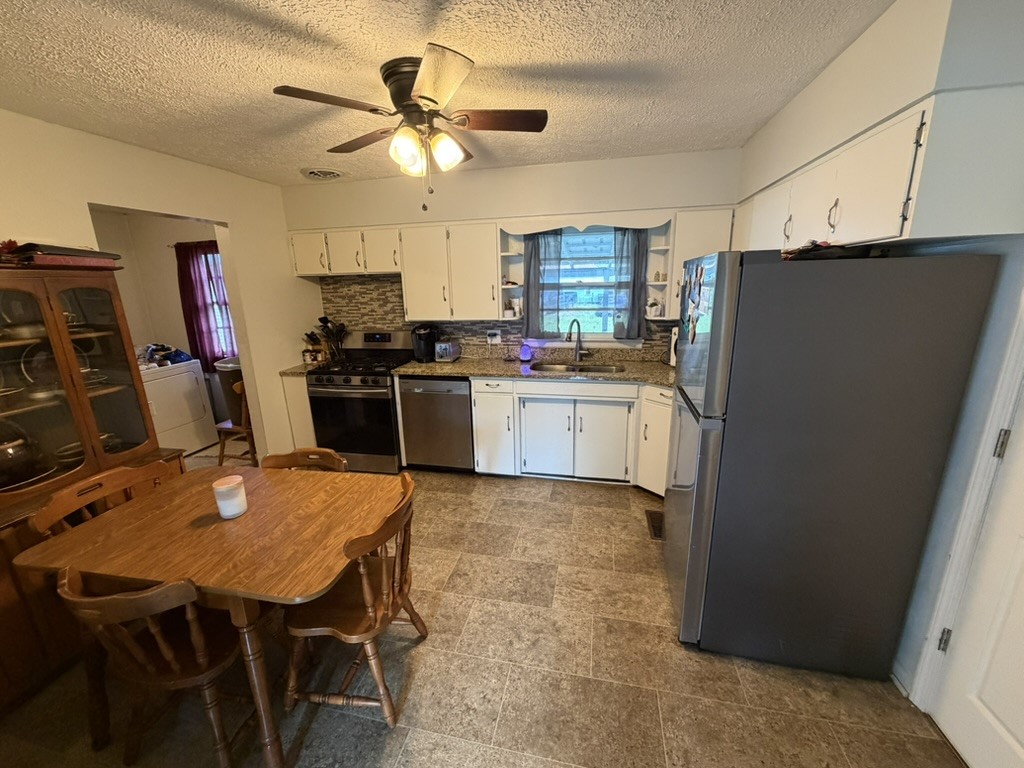 608 S Argus Street Property Photo 10