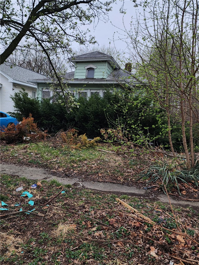 1627 E Johns Avenue Property Photo 2