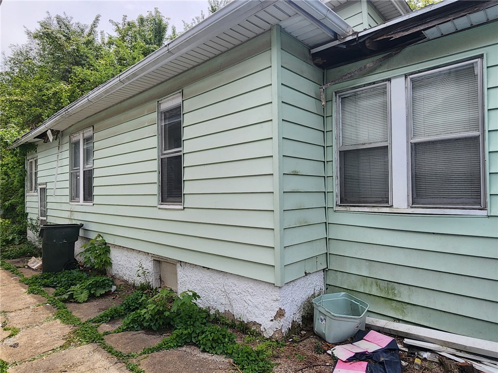 1627 E Johns Avenue Property Photo 4