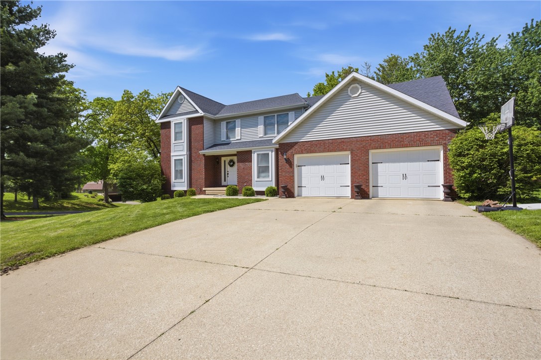 700 Park Hills Drive Property Photo 2