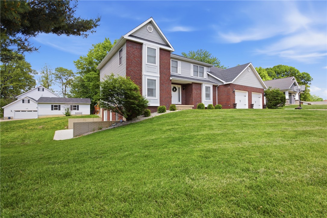 700 Park Hills Drive Property Photo 3
