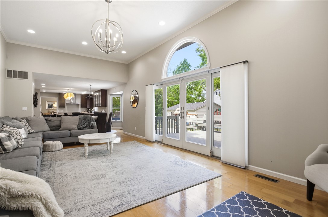 700 Park Hills Drive Property Photo 15
