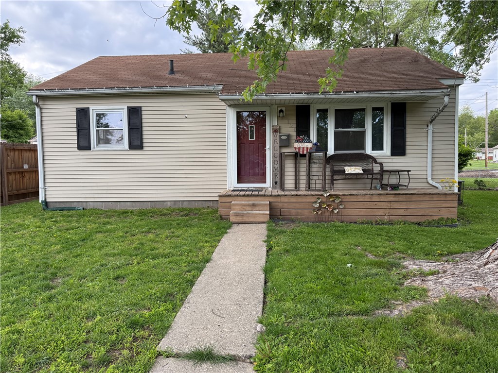120 Macarthur Boulevard Property Photo 1