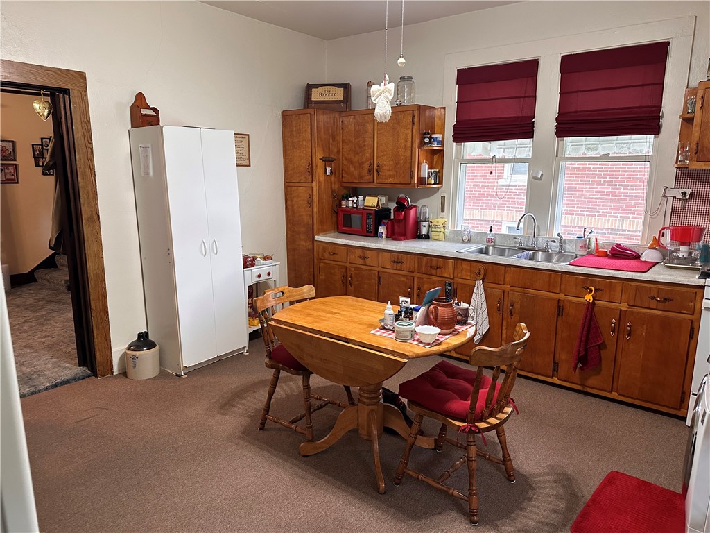 112 S State Street Property Photo 3