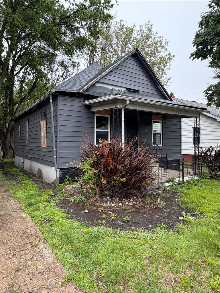 1166 E Walnut Street Property Photo 2
