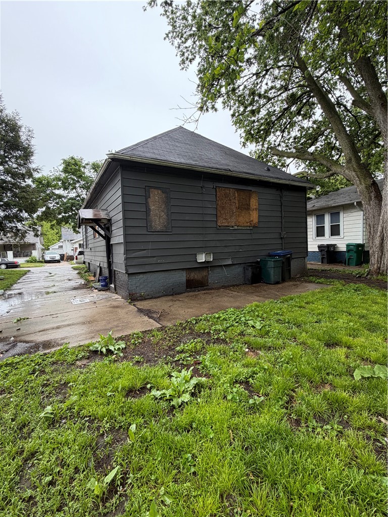 1166 E Walnut Street Property Photo 3