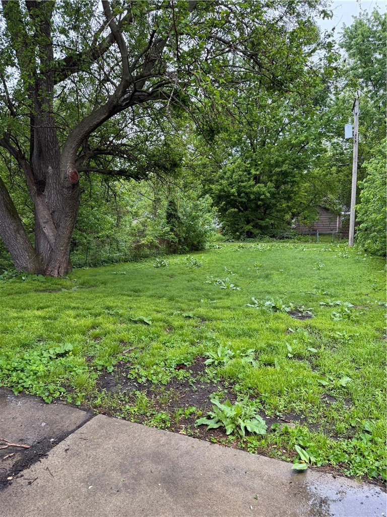 1166 E Walnut Street Property Photo 4
