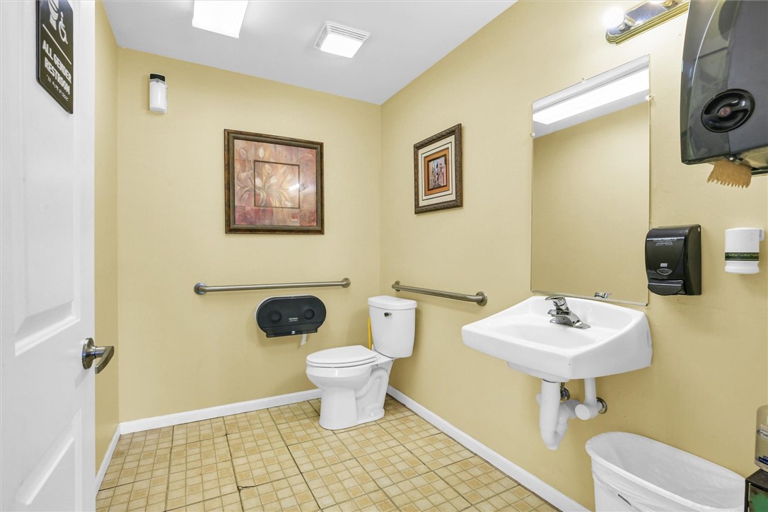 114 W Houghton Street Property Photo 15