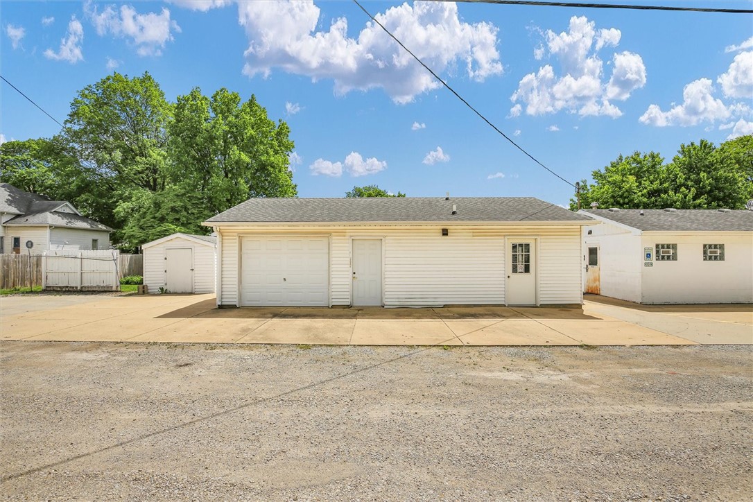 114 W Houghton Street Property Photo 40