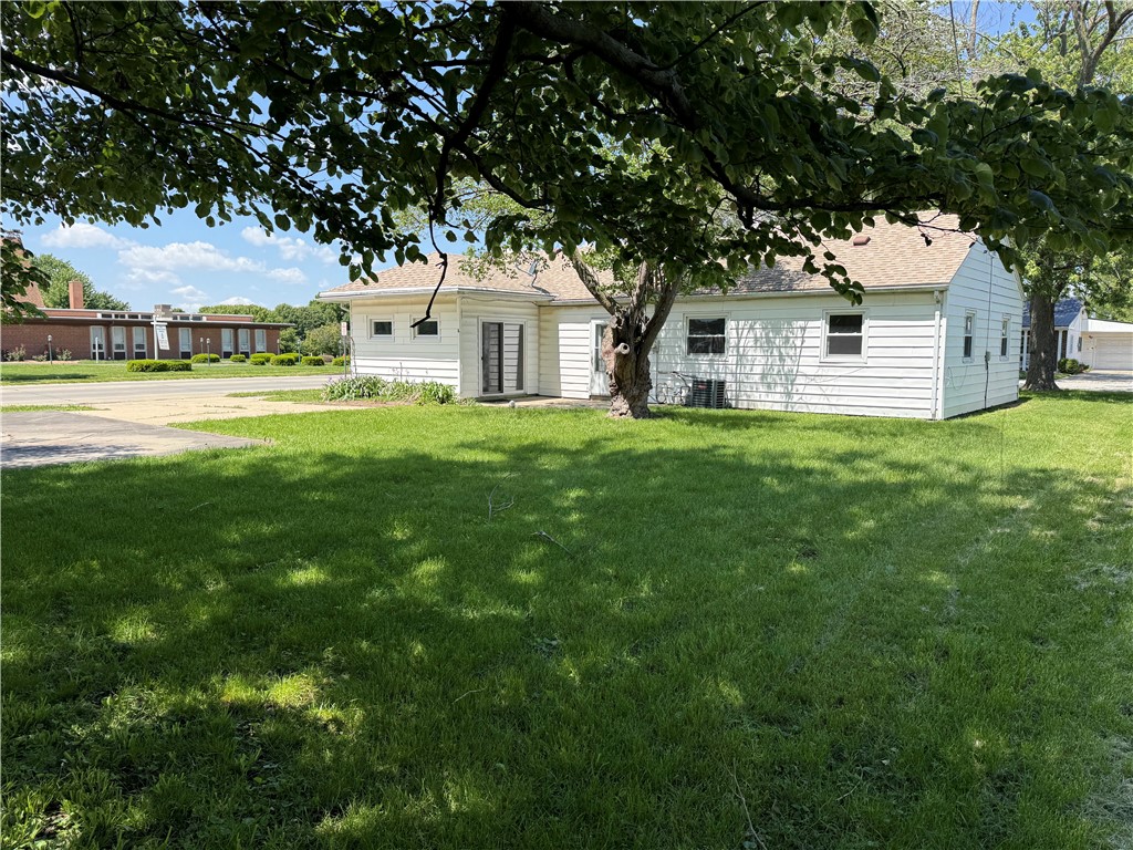 513 W Indiana Avenue Property Photo 6