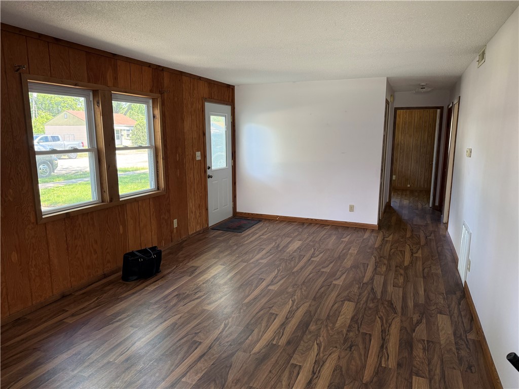 513 W Indiana Avenue Property Photo 8