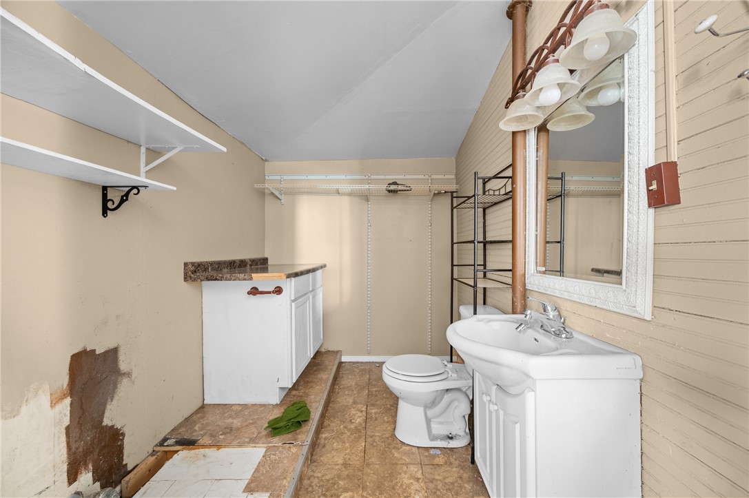 230 W Elizabeth Street Property Photo 5