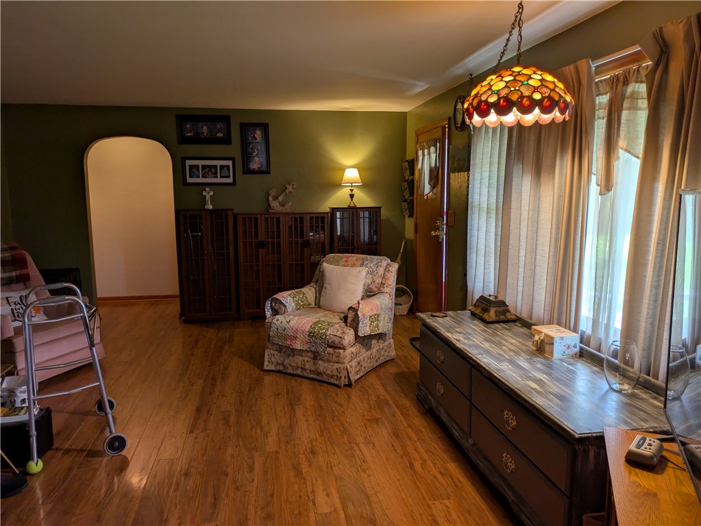 629 E Court Street Property Photo 4