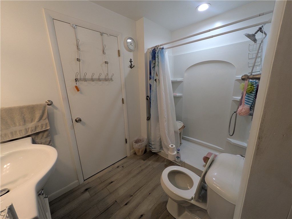 629 E Court Street Property Photo 6