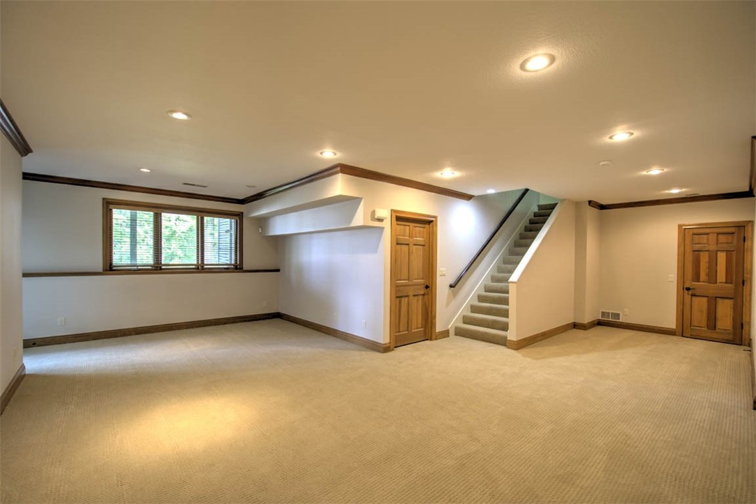 35 Lake Point Property Photo 32