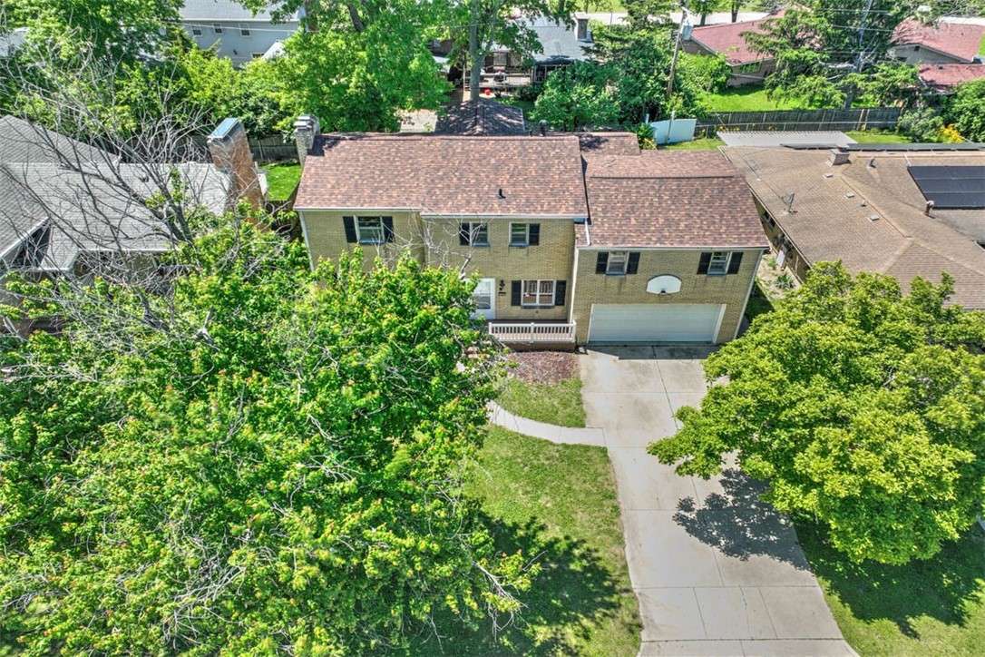 157 S Redwood Lane Property Photo 3