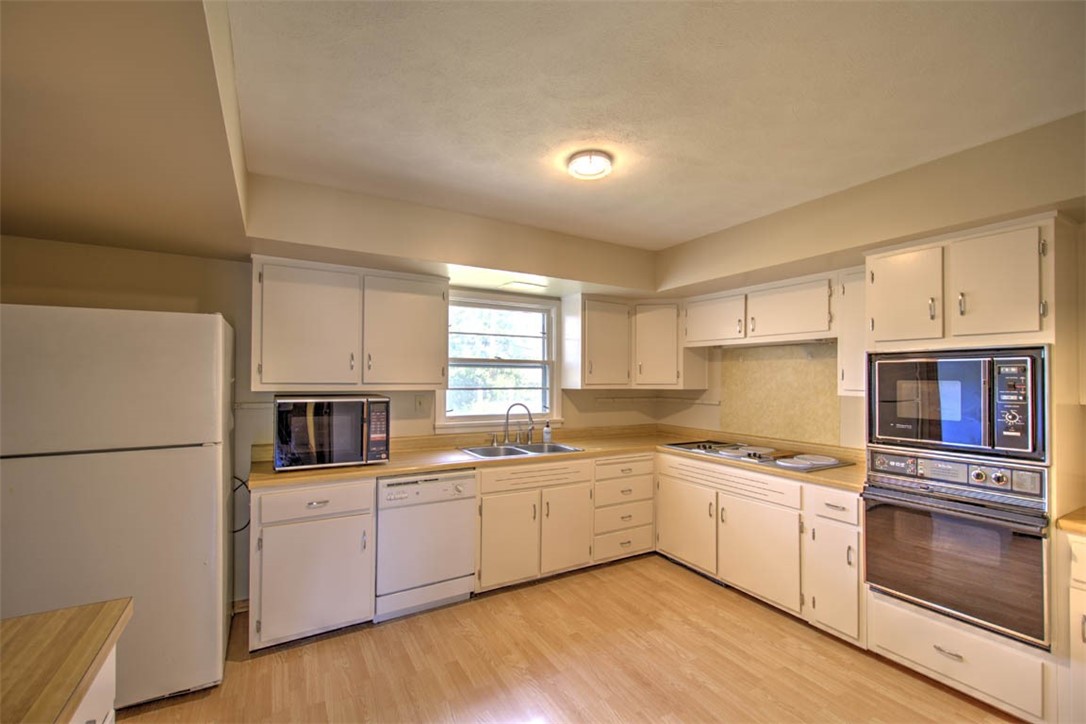 157 S Redwood Lane Property Photo 14