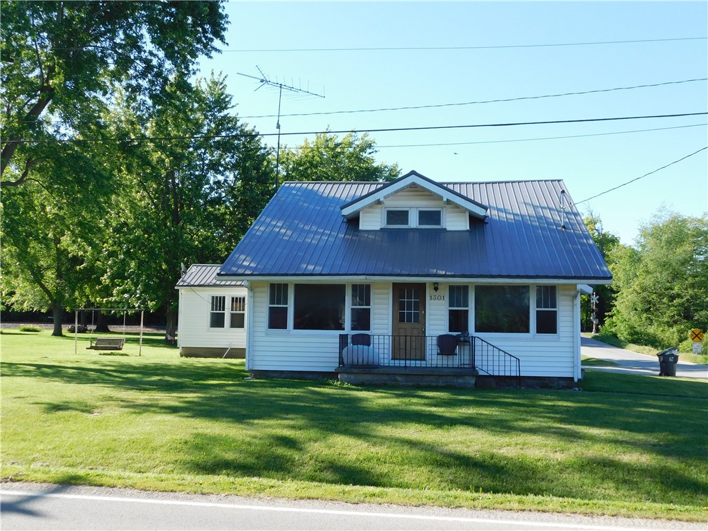 1301 E Main Street Property Photo 1