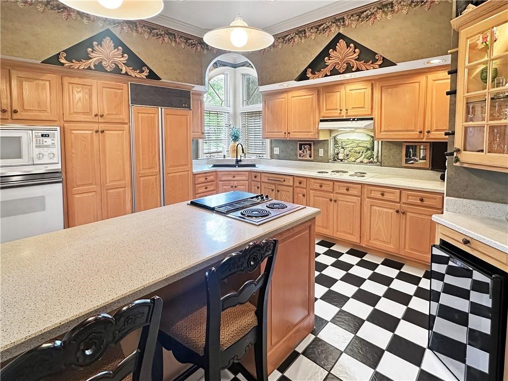 2400 Western Avenue Property Photo 13