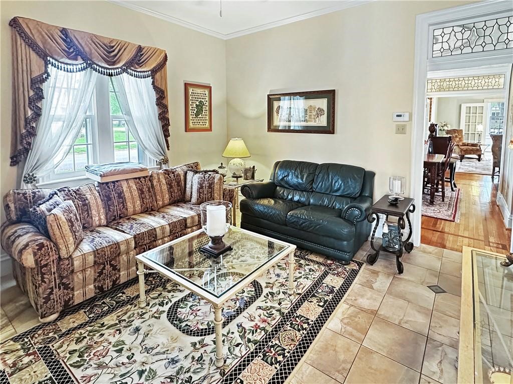 2400 Western Avenue Property Photo 16