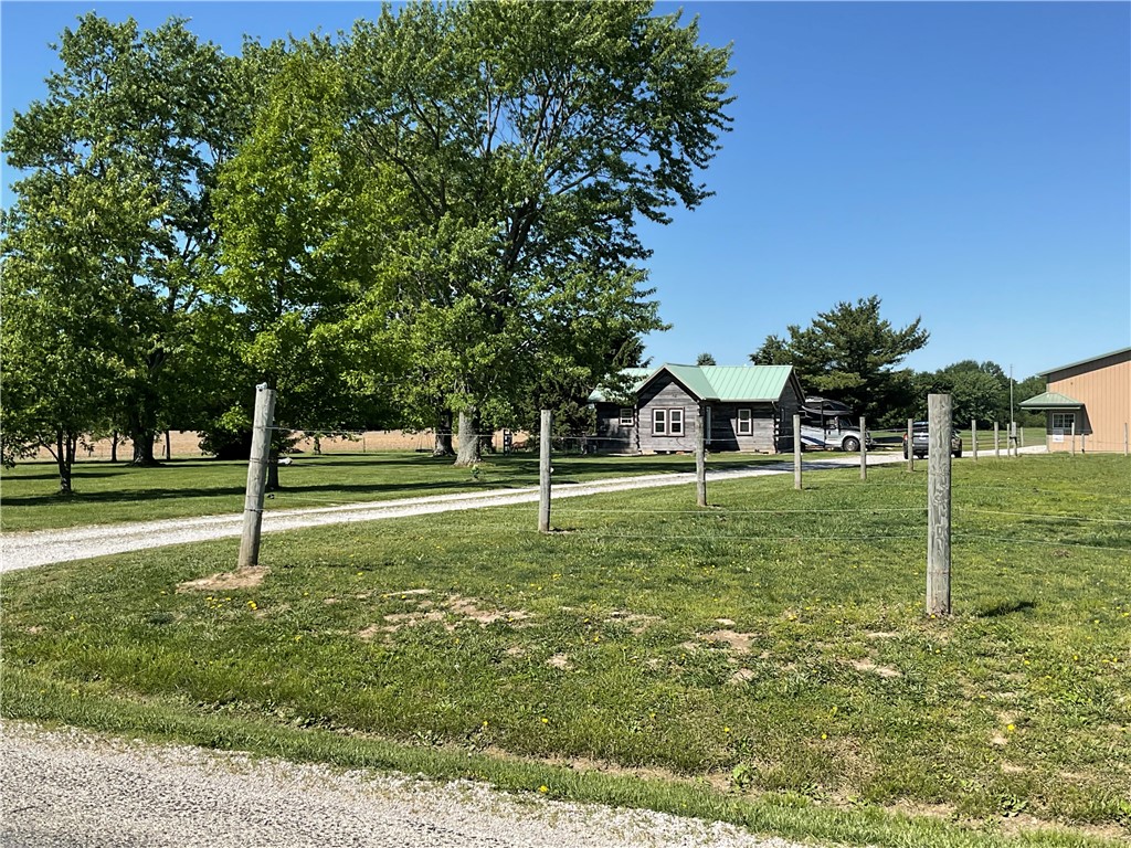 2613 800 East Road Property Photo 4