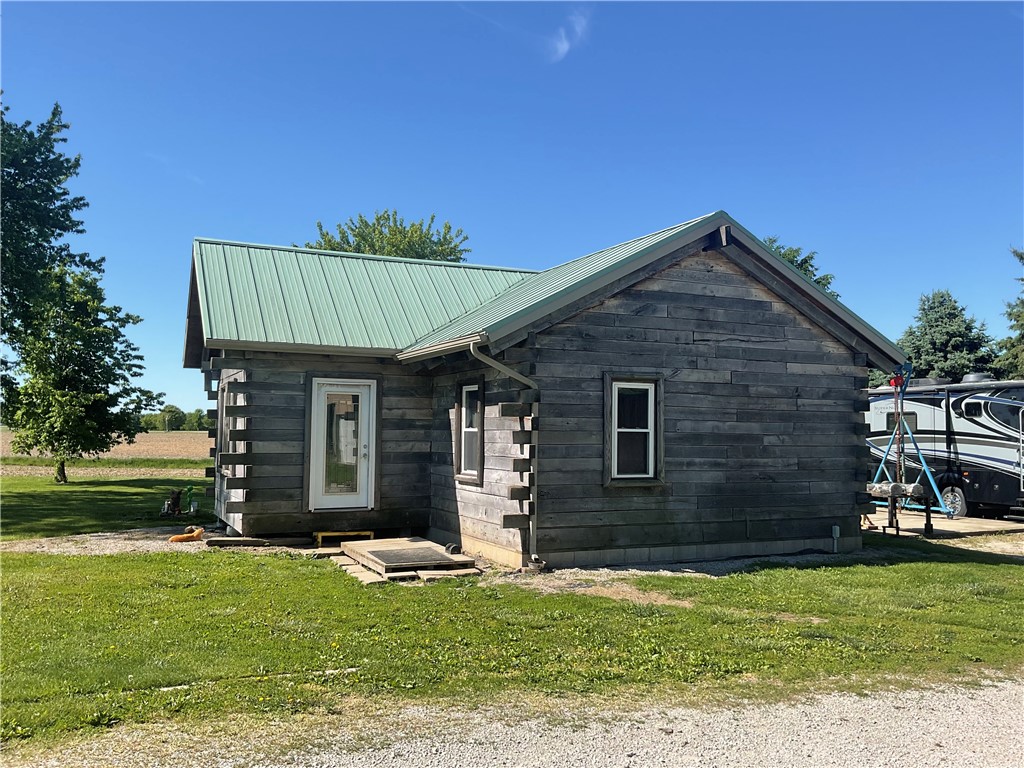 2613 800 East Road Property Photo 5