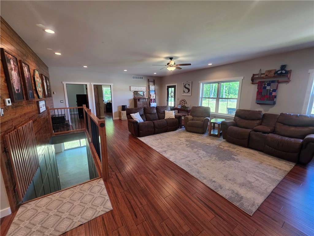 3082 E 300 North Road Property Photo 4